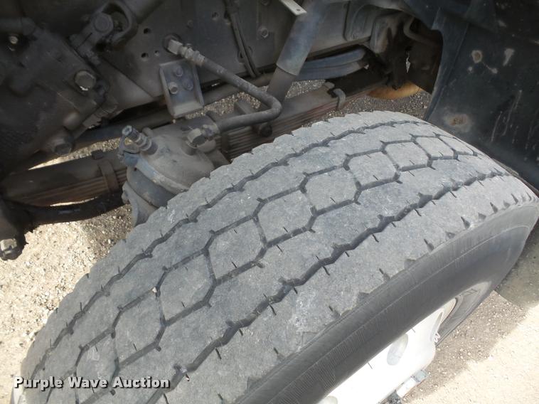 image for item DB0731 1993 International 4800 Crew Cab foam pumper fire truck