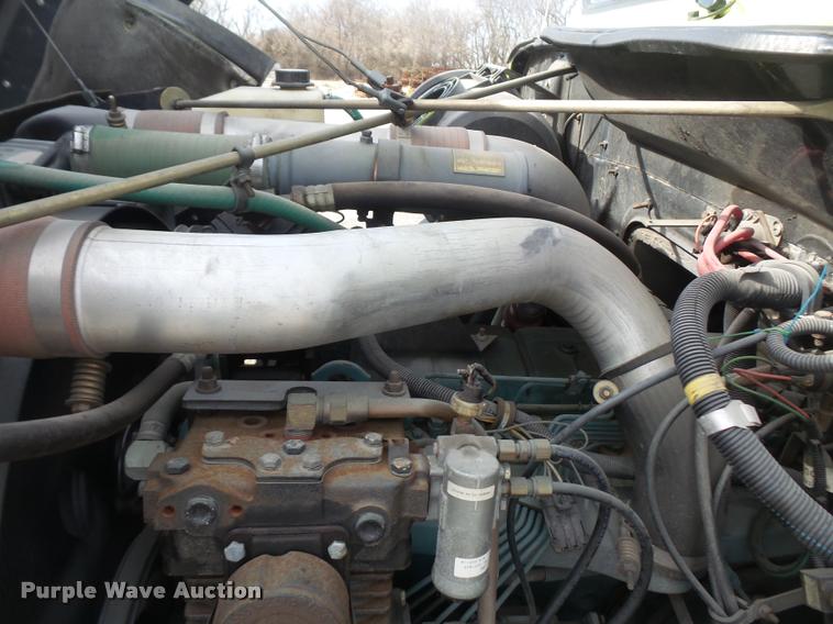 image for item DB0731 1993 International 4800 Crew Cab foam pumper fire truck