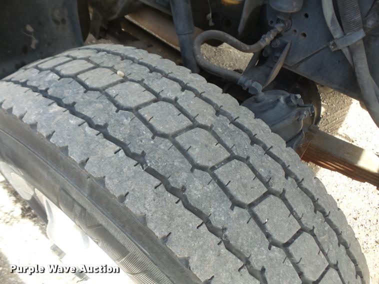 image for item DB0731 1993 International 4800 Crew Cab foam pumper fire truck