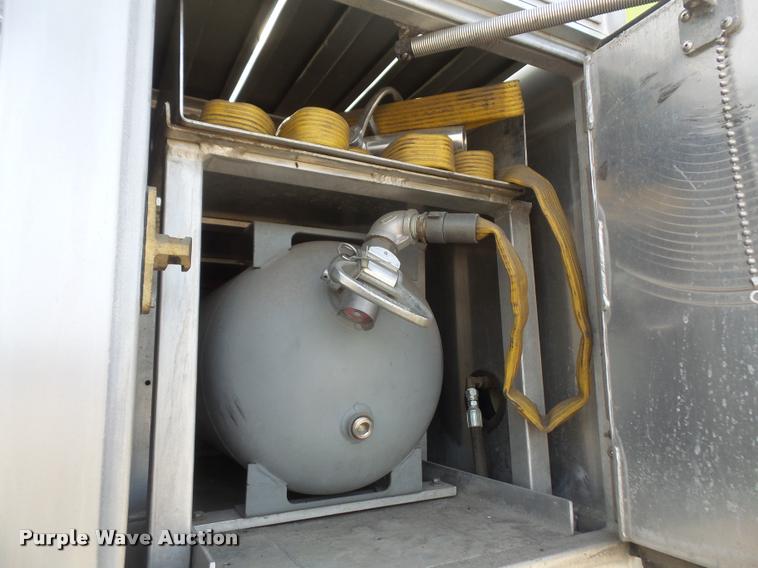 image for item DB0731 1993 International 4800 Crew Cab foam pumper fire truck