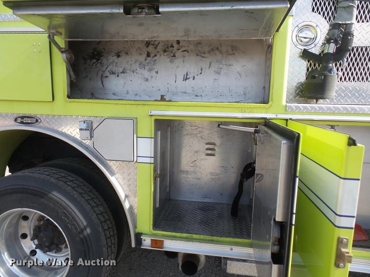 image for item DB0731 1993 International 4800 Crew Cab foam pumper fire truck