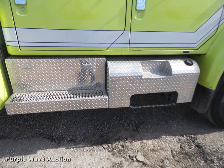 image for item DB0731 1993 International 4800 Crew Cab foam pumper fire truck