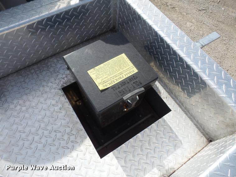 image for item DB0731 1993 International 4800 Crew Cab foam pumper fire truck