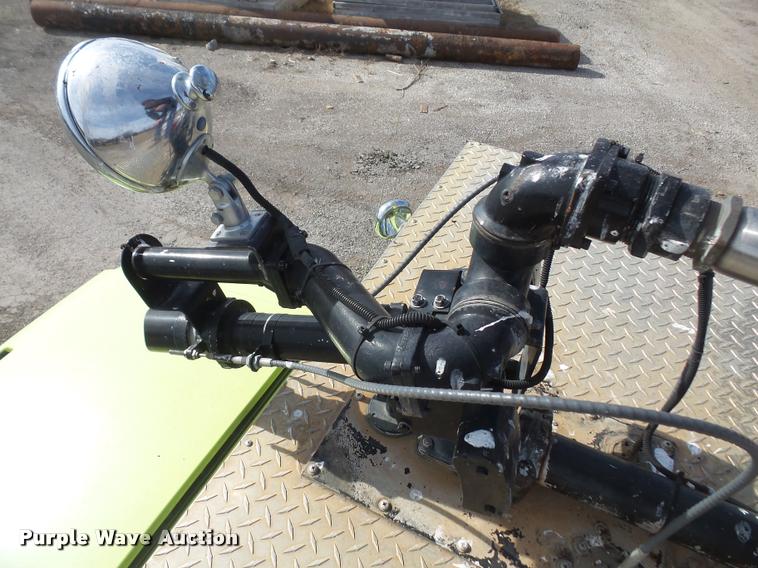 image for item DB0731 1993 International 4800 Crew Cab foam pumper fire truck