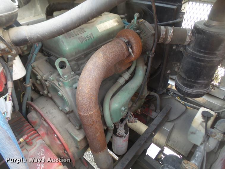 image for item DB0731 1993 International 4800 Crew Cab foam pumper fire truck