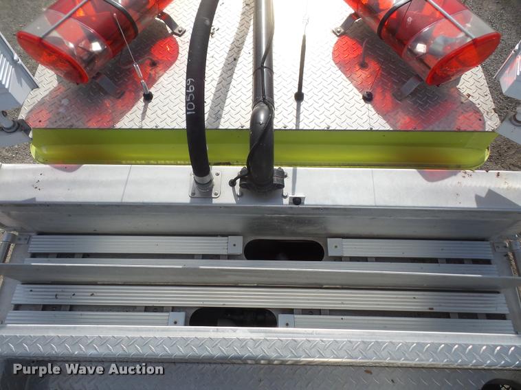 image for item DB0731 1993 International 4800 Crew Cab foam pumper fire truck