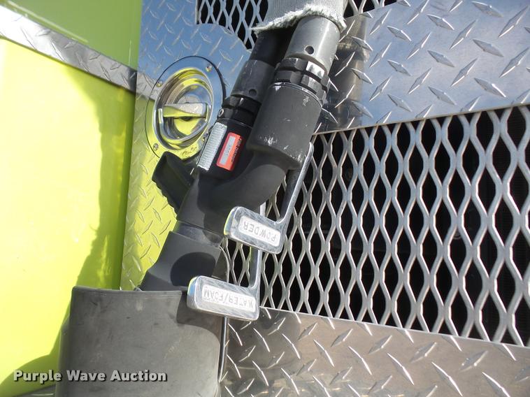 image for item DB0731 1993 International 4800 Crew Cab foam pumper fire truck