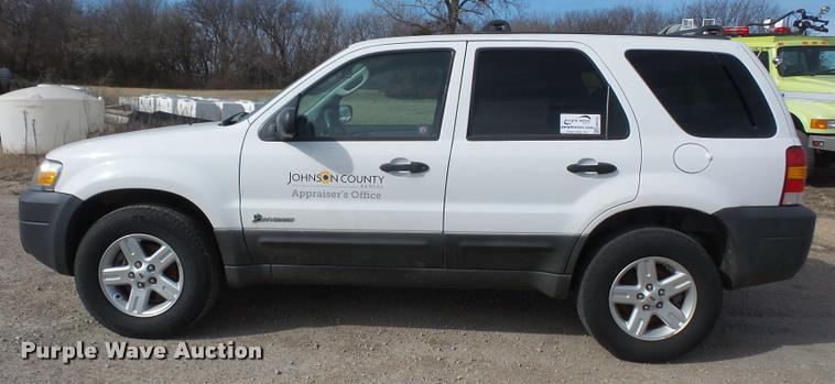 image for item DB0732 2005 Ford Escape Hybrid SUV