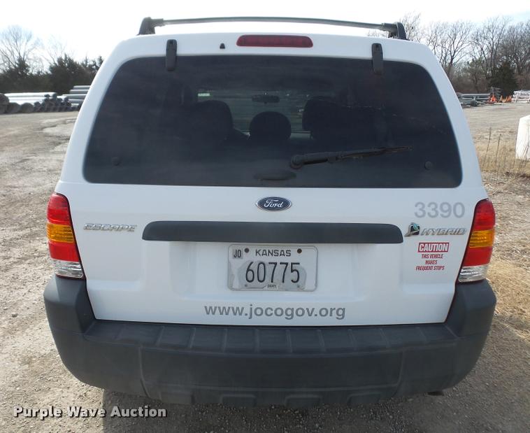 image for item DB0732 2005 Ford Escape Hybrid SUV