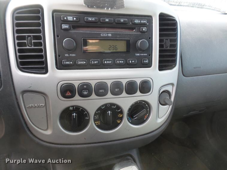 image for item DB0732 2005 Ford Escape Hybrid SUV