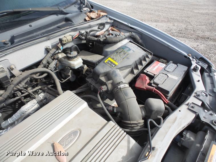 image for item DB0732 2005 Ford Escape Hybrid SUV