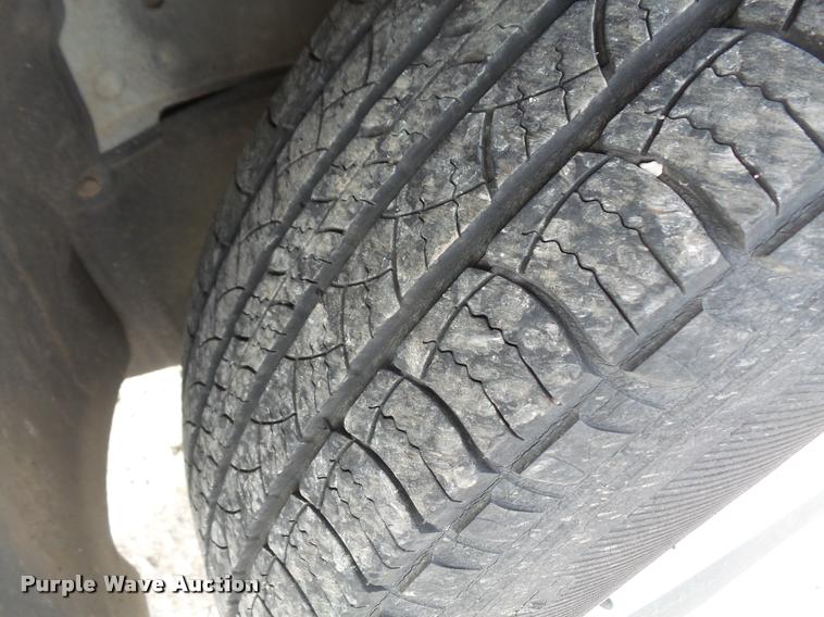 image for item DB0732 2005 Ford Escape Hybrid SUV