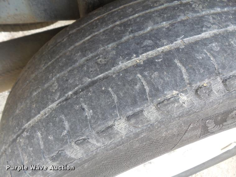 image for item DB0732 2005 Ford Escape Hybrid SUV