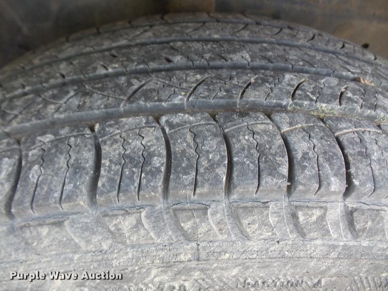 image for item DB0732 2005 Ford Escape Hybrid SUV