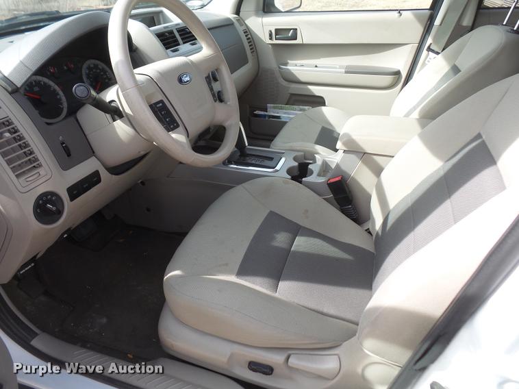 image for item DB0733 2008 Ford Escape Hybrid SUV