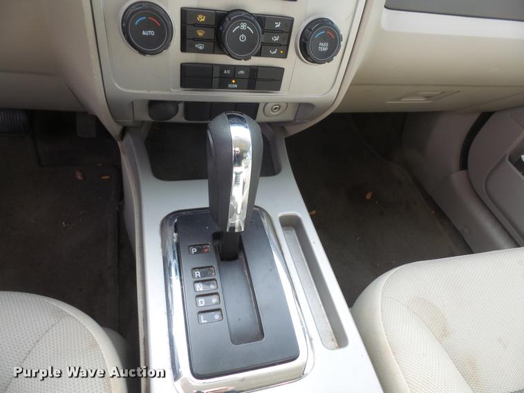 image for item DB0733 2008 Ford Escape Hybrid SUV