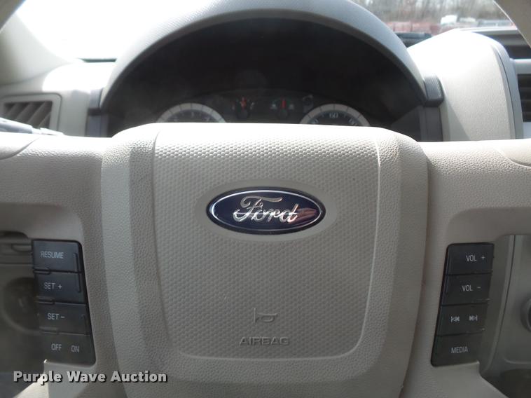 image for item DB0733 2008 Ford Escape Hybrid SUV