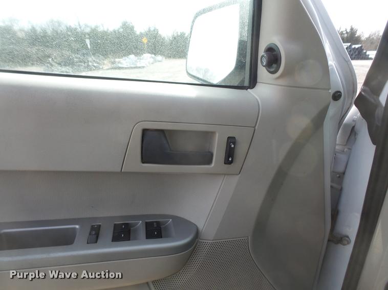 image for item DB0733 2008 Ford Escape Hybrid SUV