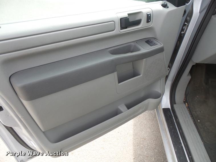 image for item DB0734 2007 Ford Freestar van