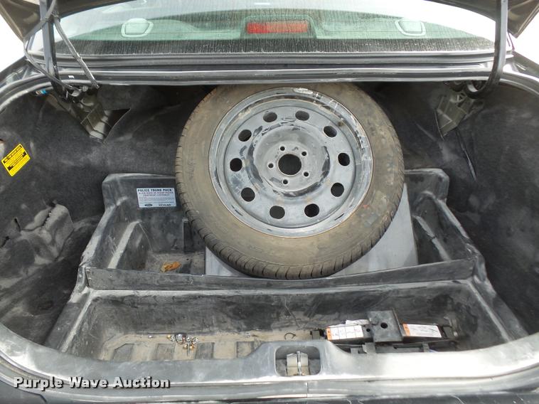 image for item DB0735 2008 Ford Crown Victoria Police Interceptor