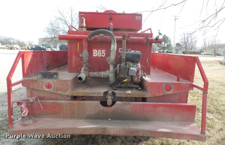 image for item DB0736 1981 Ford F700 fire truck