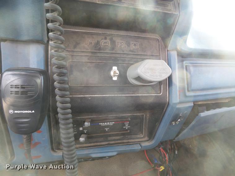 image for item DB0736 1981 Ford F700 fire truck