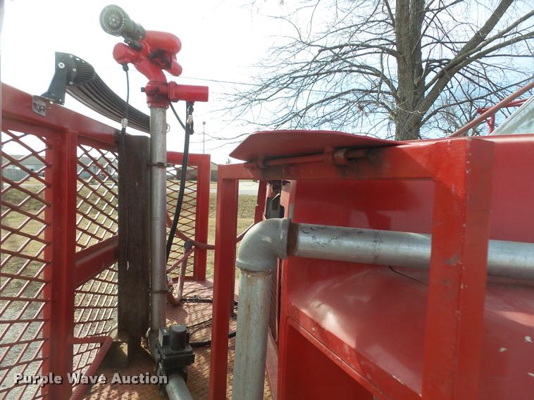 image for item DB0736 1981 Ford F700 fire truck