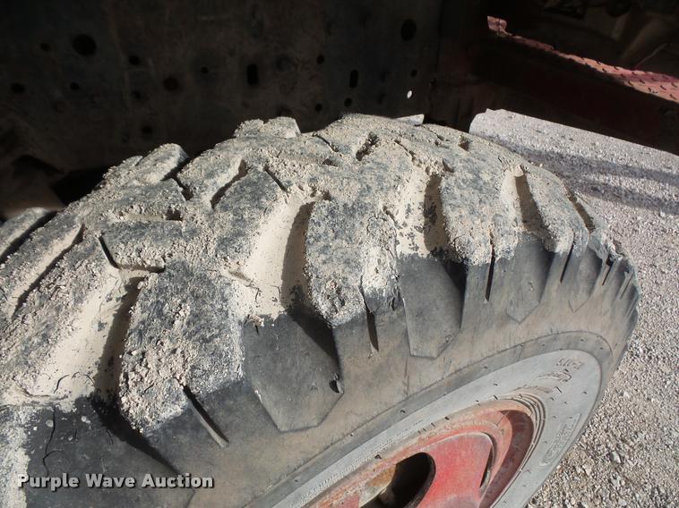 image for item DB0736 1981 Ford F700 fire truck