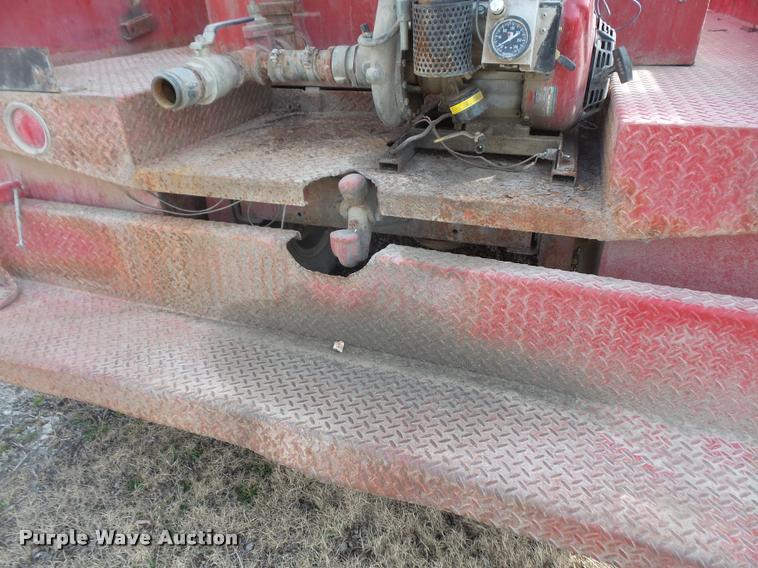 image for item DB0736 1981 Ford F700 fire truck