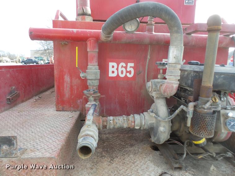 image for item DB0736 1981 Ford F700 fire truck