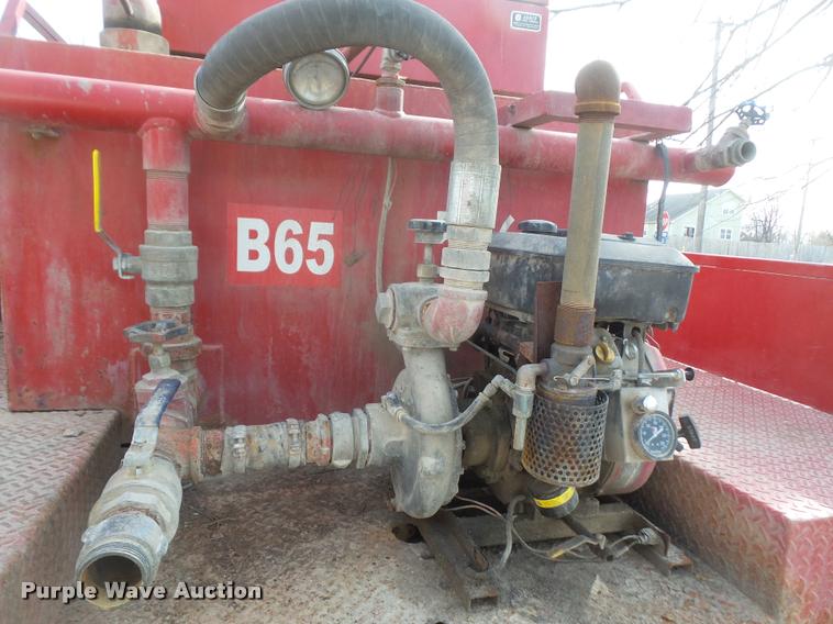 image for item DB0736 1981 Ford F700 fire truck