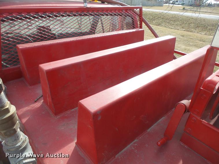 image for item DB0736 1981 Ford F700 fire truck