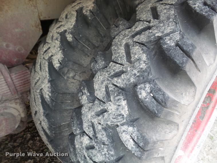 image for item DB0736 1981 Ford F700 fire truck