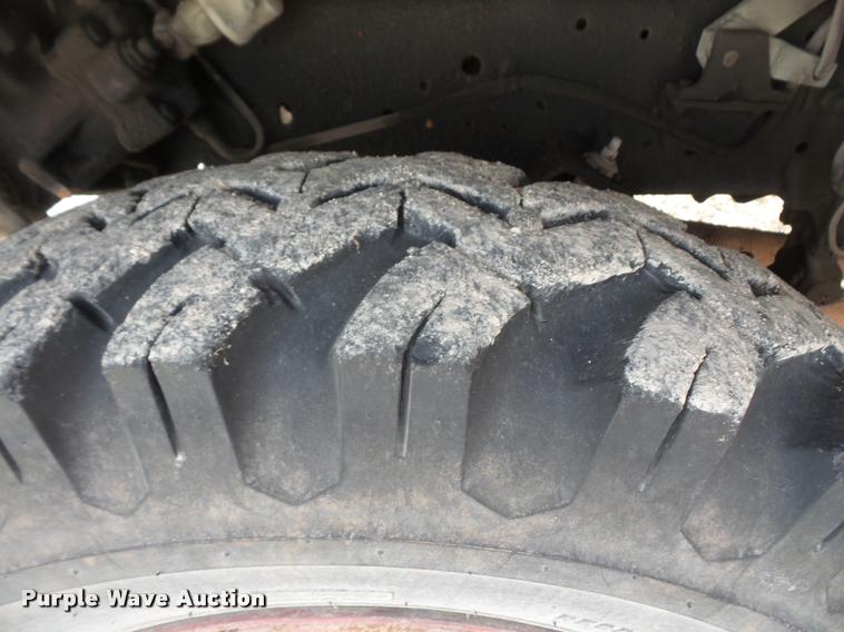 image for item DB0736 1981 Ford F700 fire truck