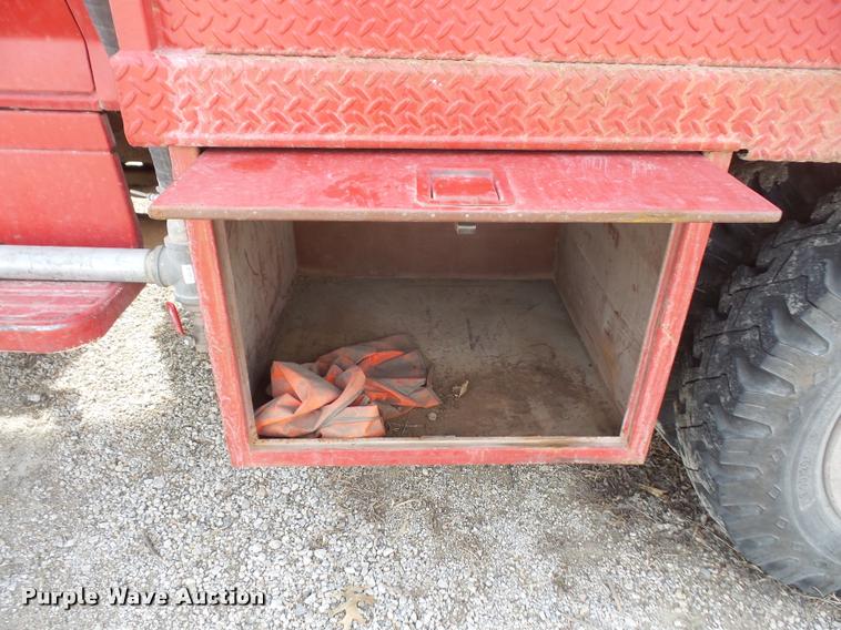 image for item DB0736 1981 Ford F700 fire truck