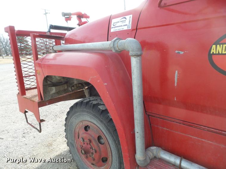 image for item DB0736 1981 Ford F700 fire truck