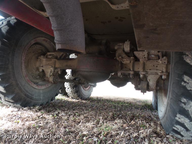 image for item DB0736 1981 Ford F700 fire truck