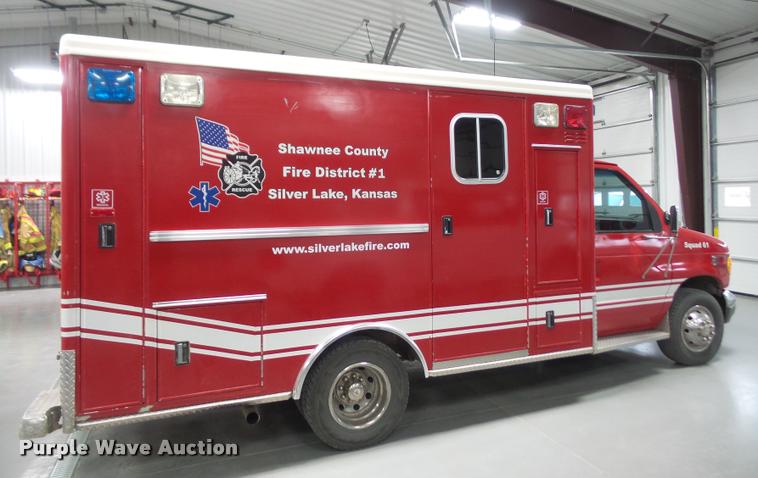 image for item DB2866 1994 Ford Econoline E350 ambulance