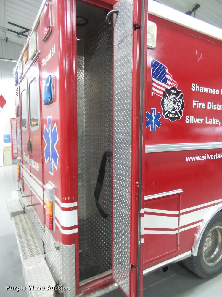 image for item DB2866 1994 Ford Econoline E350 ambulance