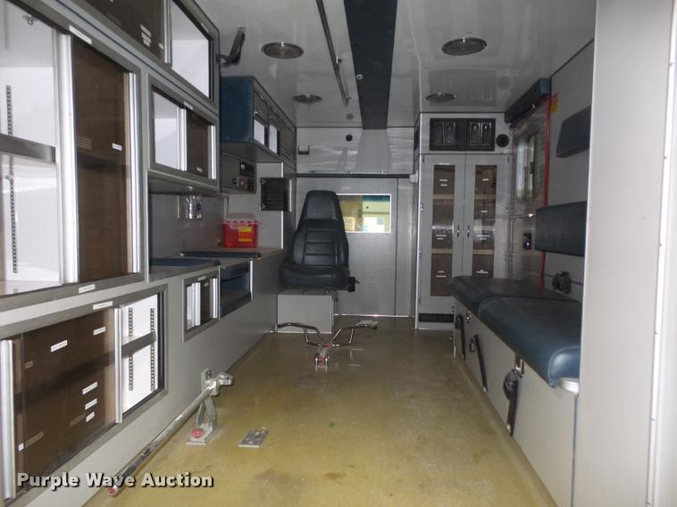 image for item DB2866 1994 Ford Econoline E350 ambulance