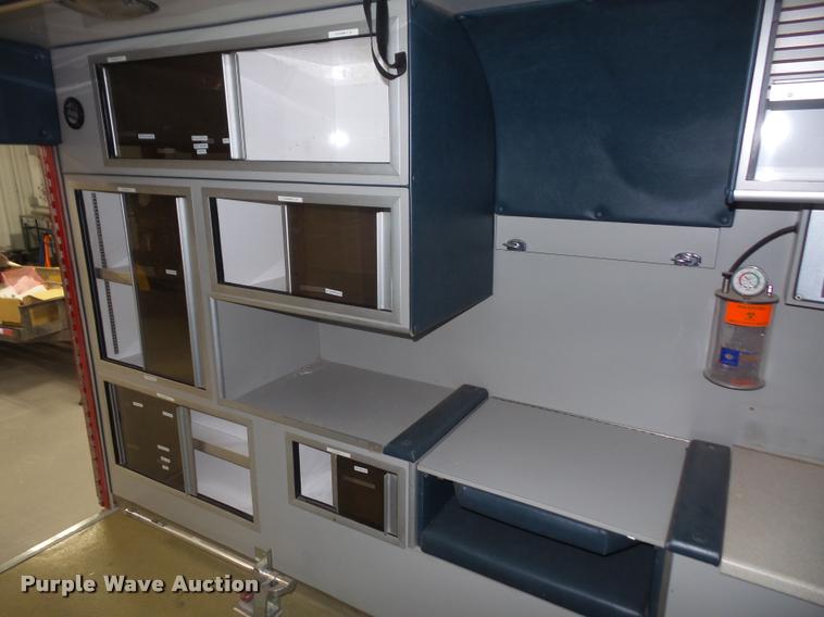 image for item DB2866 1994 Ford Econoline E350 ambulance