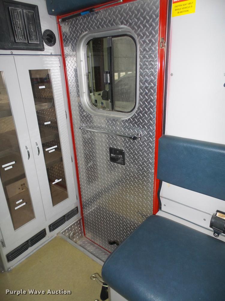 image for item DB2866 1994 Ford Econoline E350 ambulance