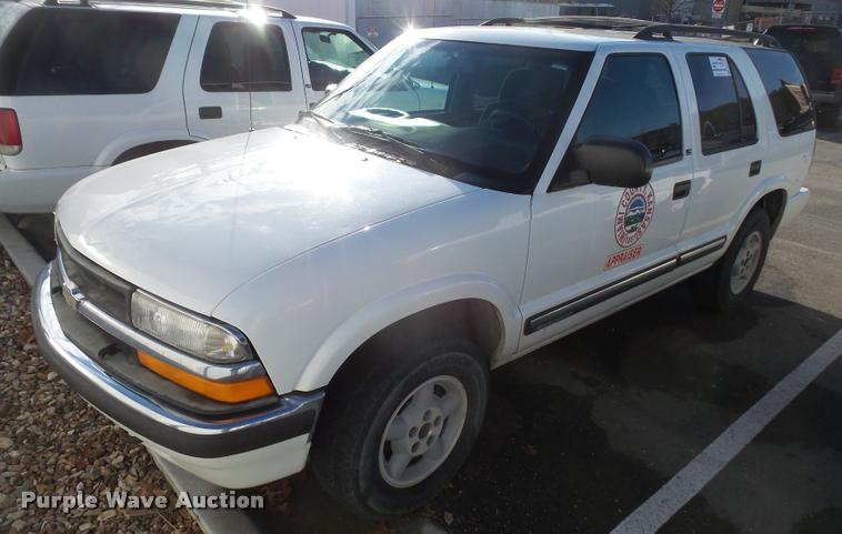 image for item DB2872 2000 Chevrolet Blazer SUV