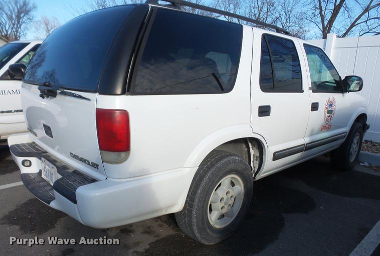 image for item DB2872 2000 Chevrolet Blazer SUV