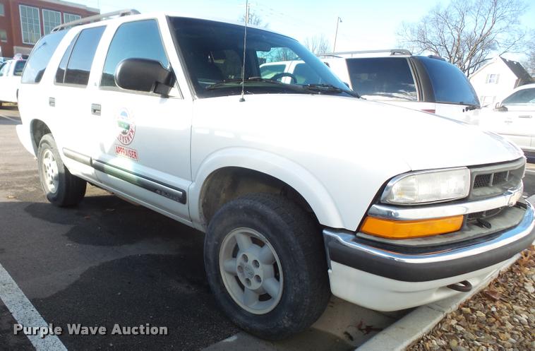 image for item DB2872 2000 Chevrolet Blazer SUV