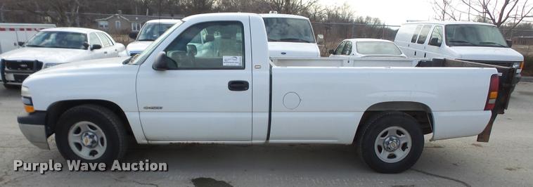 image for item DB2976 2000 Chevrolet Silverado 1500 pickup truck