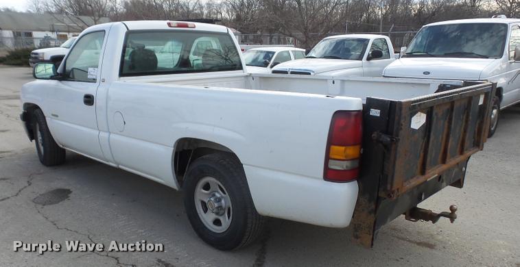 image for item DB2976 2000 Chevrolet Silverado 1500 pickup truck