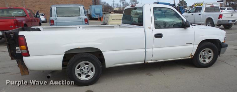 image for item DB2976 2000 Chevrolet Silverado 1500 pickup truck