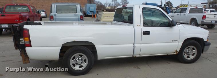 image for item DB2976 2000 Chevrolet Silverado 1500 pickup truck