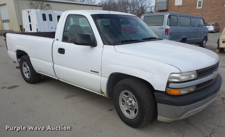 image for item DB2976 2000 Chevrolet Silverado 1500 pickup truck